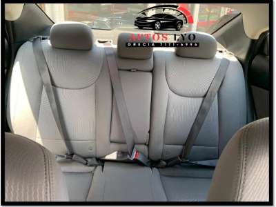 Hyundai Elantra - Image 2