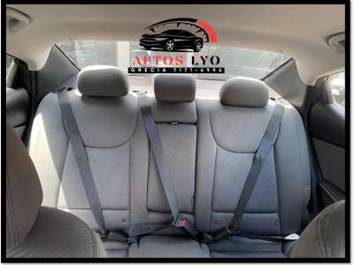 Hyundai Elantra - Image 8