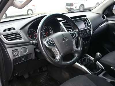 Mitsubishi Montero Sport - Image 5