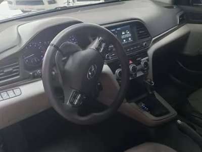 Hyundai Elantra - Image 4