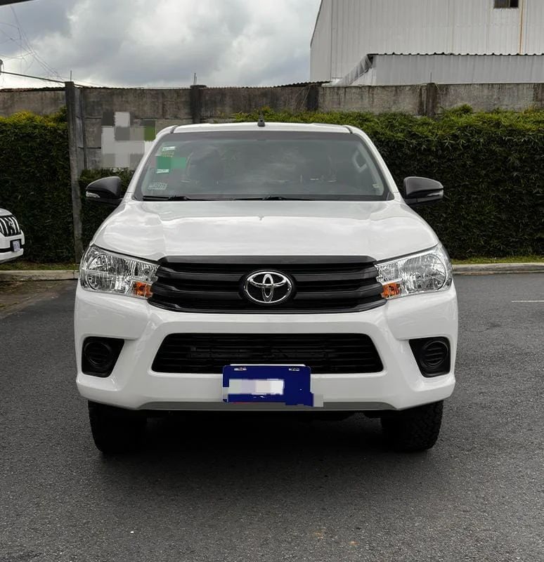 Toyota Hilux - Image 2