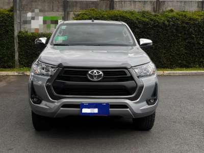 Toyota Hilux - Image 1