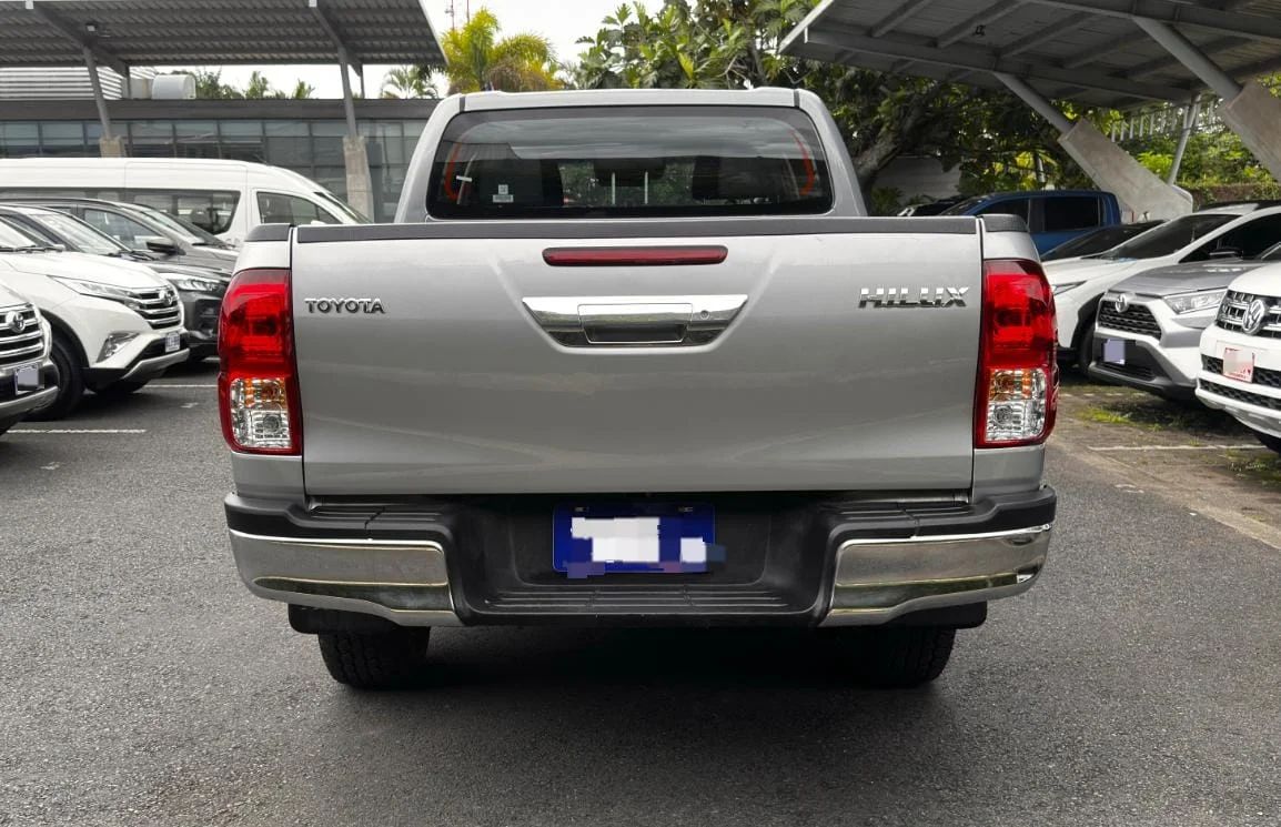 Toyota Hilux - Image 2
