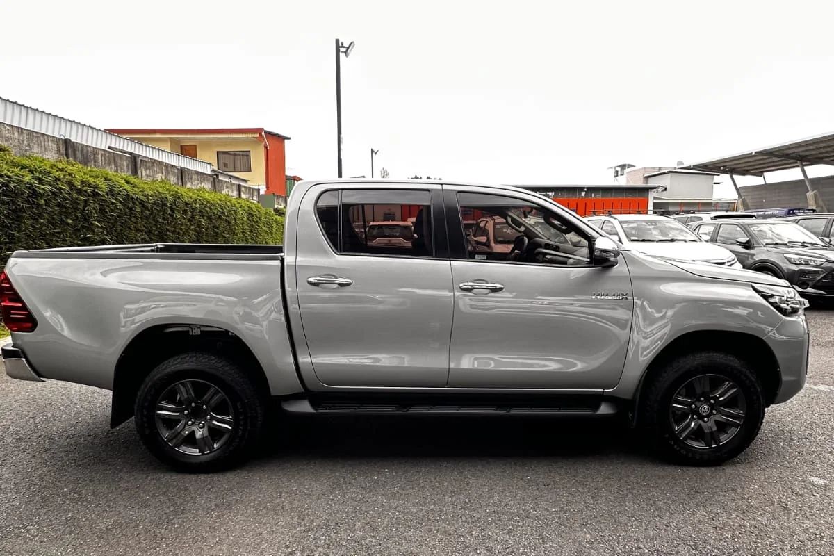 Toyota Hilux - Image 3