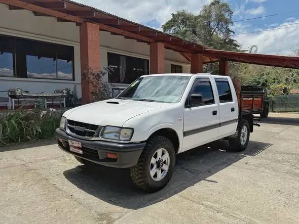 2002 Isuzu KB Doble cabina