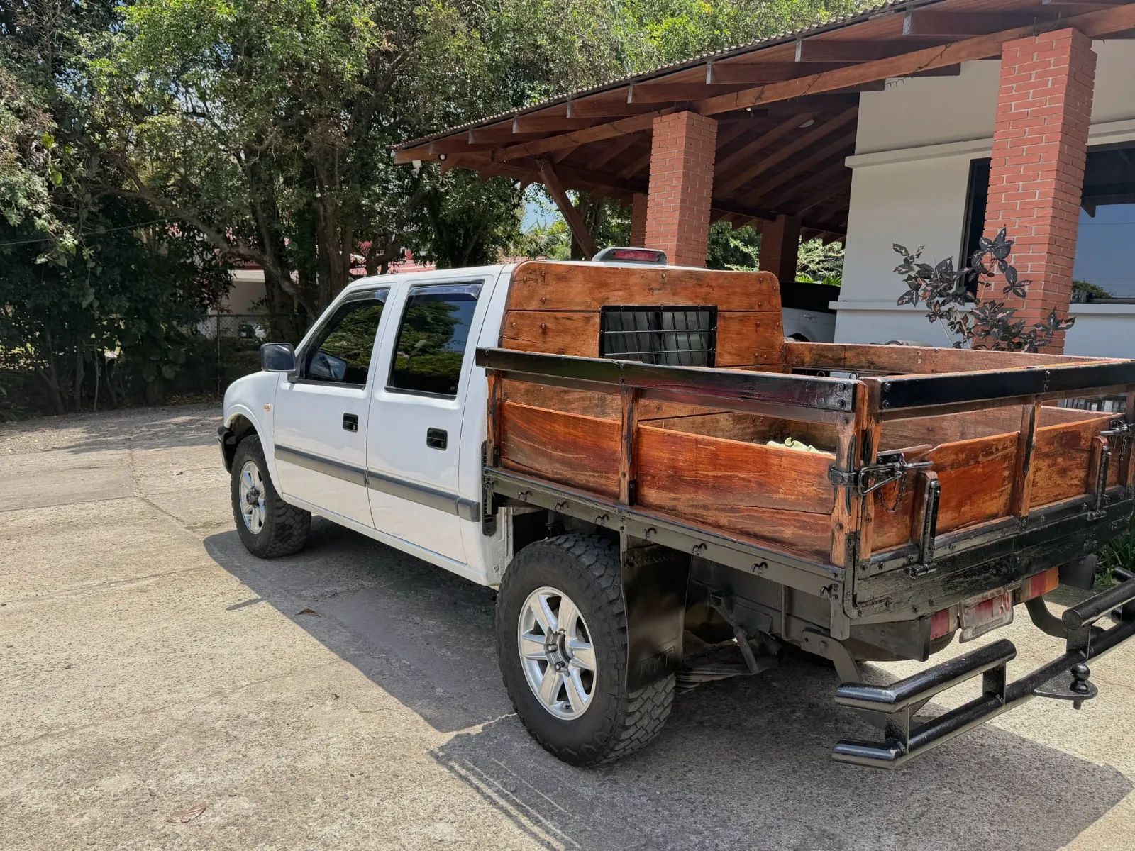 Isuzu KB Doble cabina - Image 4