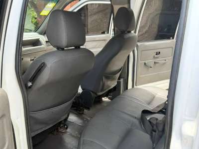 Isuzu KB Doble cabina - Image 5