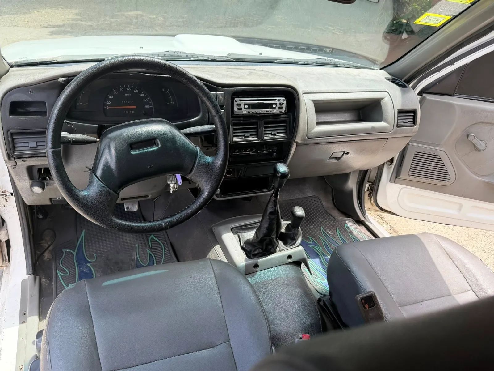 Isuzu KB Doble cabina - Image 6