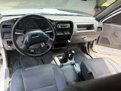 Isuzu KB Doble cabina - Image 6