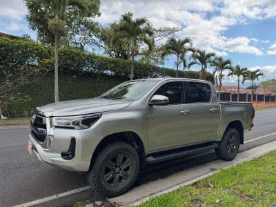 Toyota Hilux SRV - Image 1