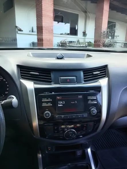 Nissan Frontier LE - Image 2