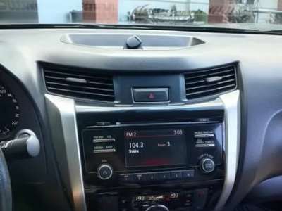 Nissan Frontier LE - Image 2