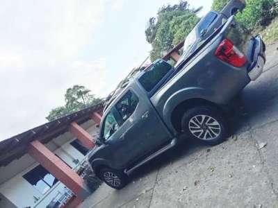 Nissan Frontier LE - Image 4