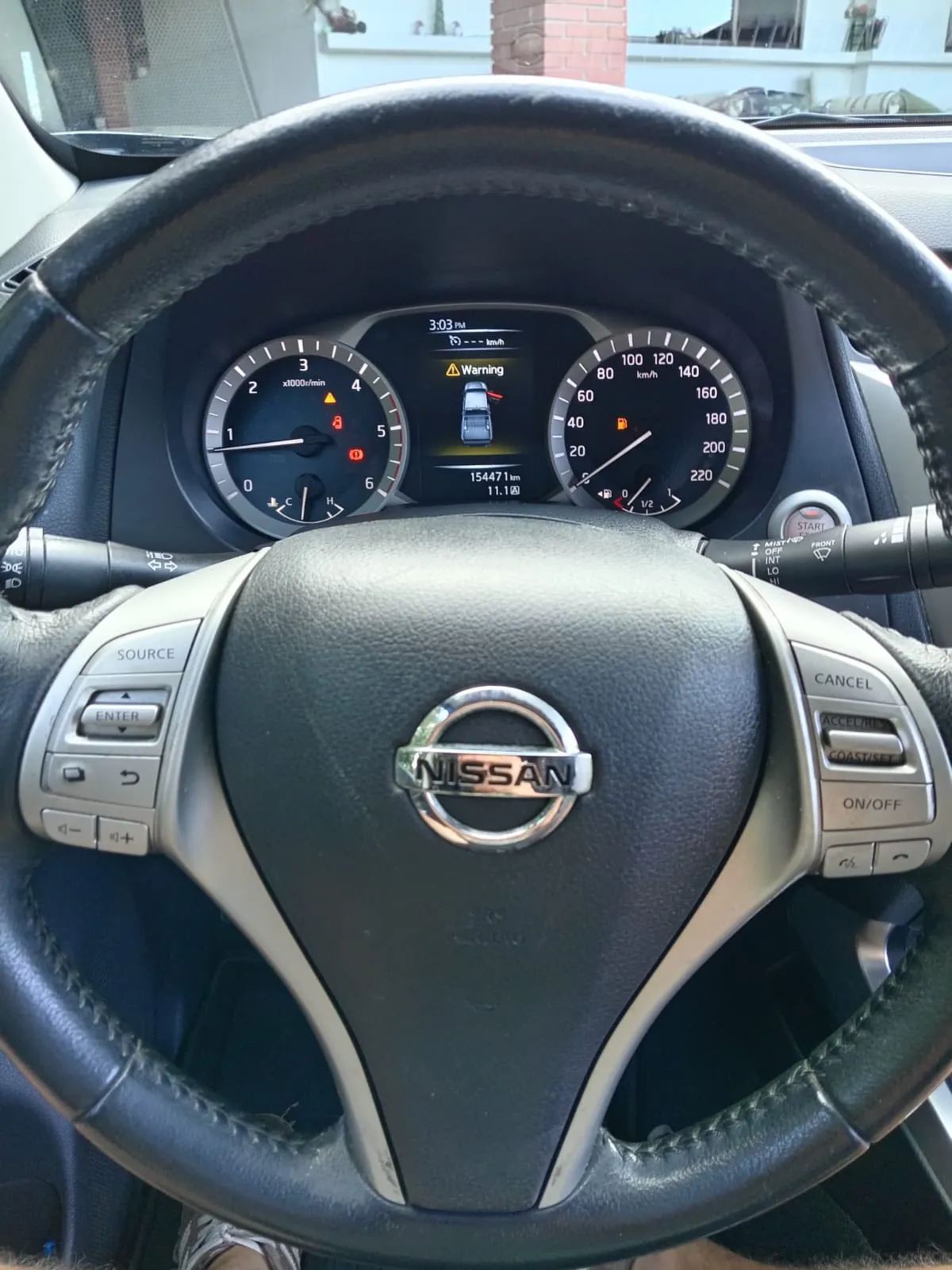 Nissan Frontier LE - Image 11