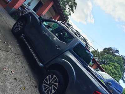 Nissan Frontier LE - Image 12