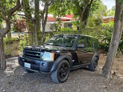 Land Rover Discovery 3 - Image 1