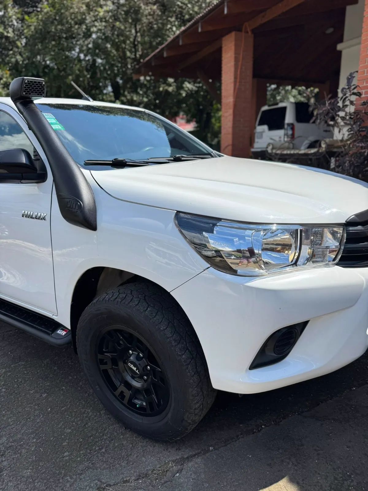 Toyota Hilux - Image 7