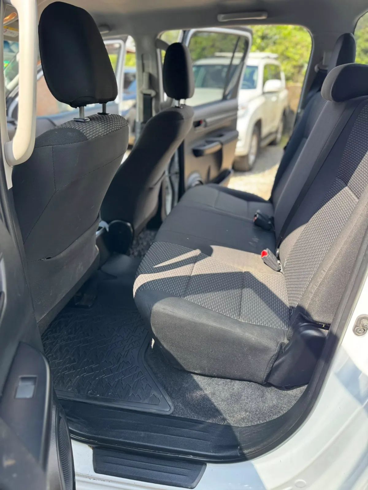 Toyota Hilux - Image 10