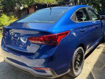 Hyundai Accent SE - Image 2