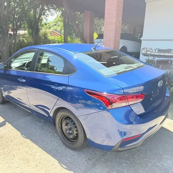 Hyundai Accent SE - Image 3