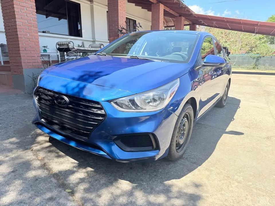 Hyundai Accent SE - Image 5