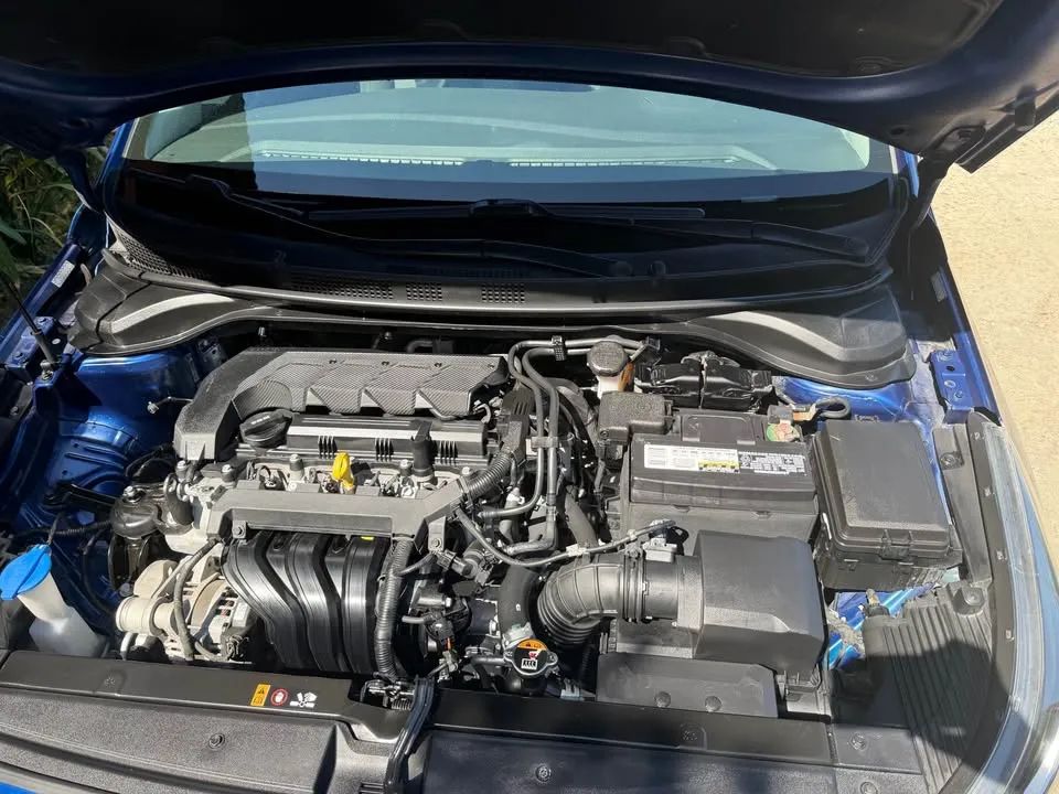 Hyundai Accent SE - Image 6