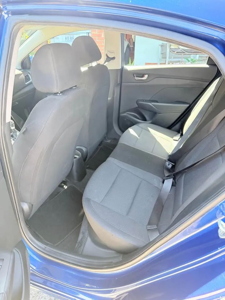 Hyundai Accent SE - Image 7