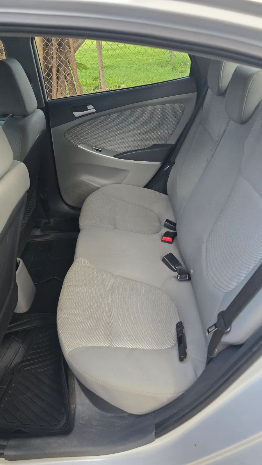 Hyundai Accent - Image 5