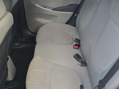 Hyundai Accent - Image 5