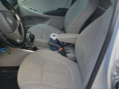 Hyundai Accent - Image 6