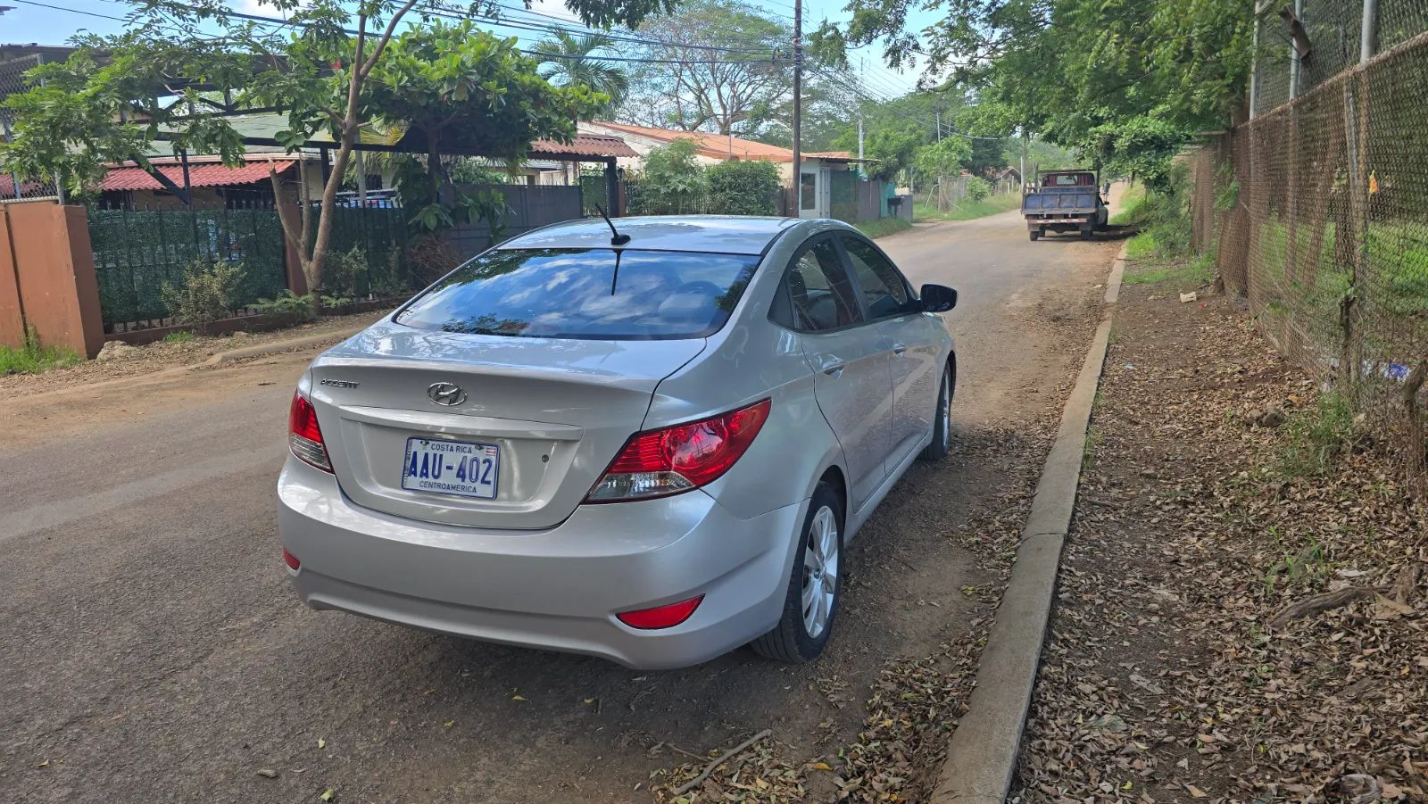 Hyundai Accent - Image 9