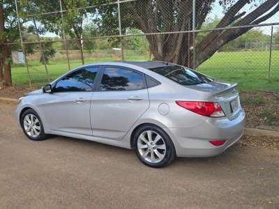 Hyundai Accent - Image 10