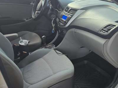Hyundai Accent - Image 11