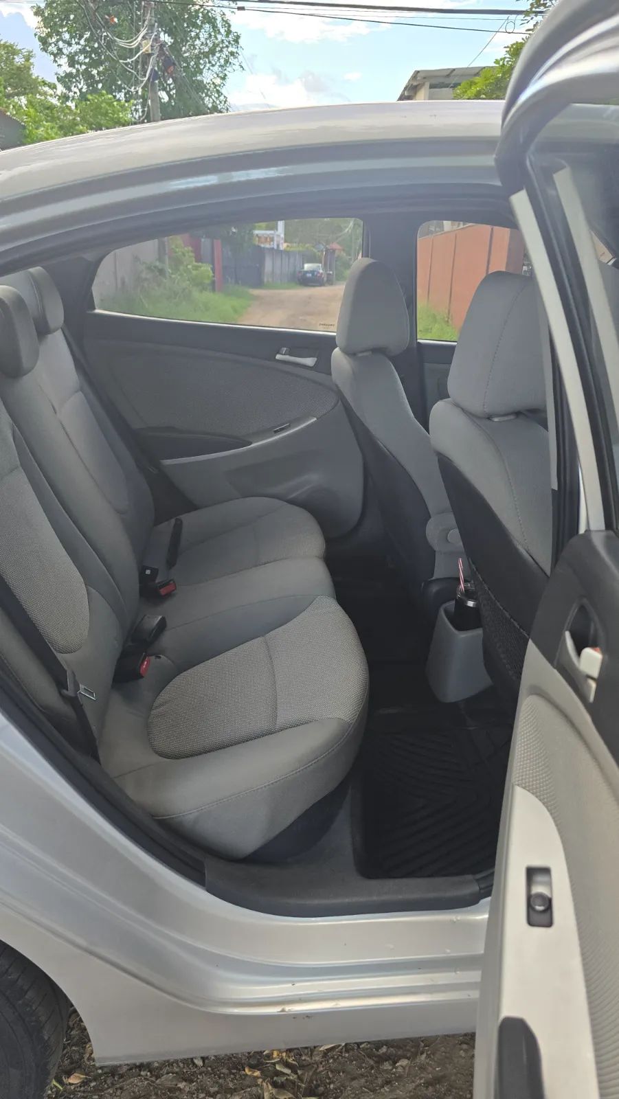 Hyundai Accent - Image 14