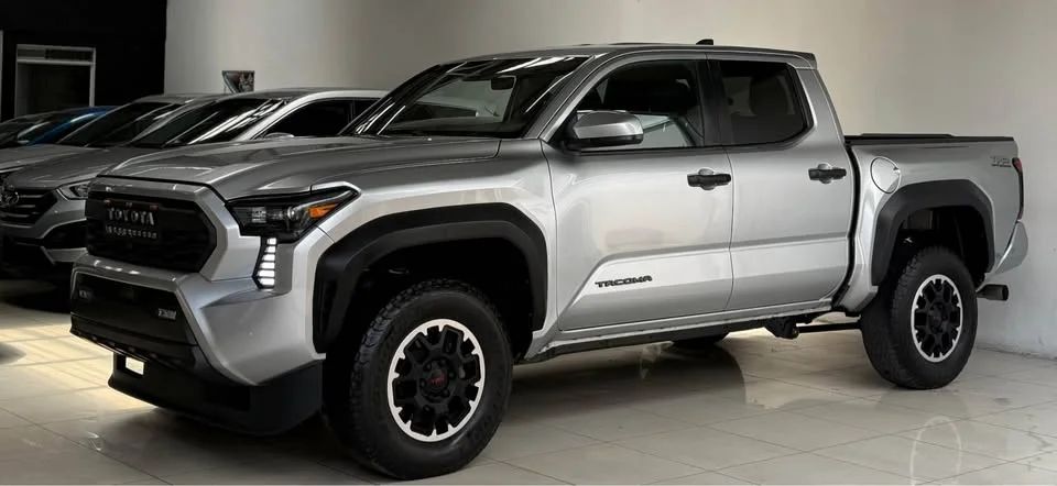 Toyota Tacoma - Image 2