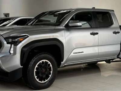 Toyota Tacoma - Image 2