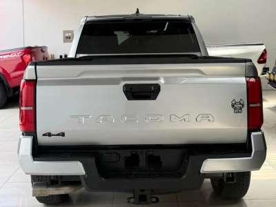 Toyota Tacoma - Image 6