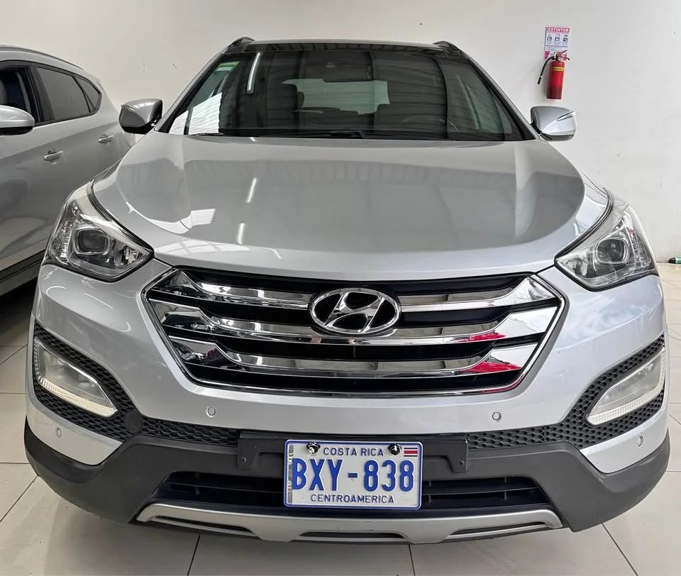 Hyundai Santa Fe - Image 1