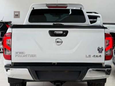 Nissan Frontier - Image 10
