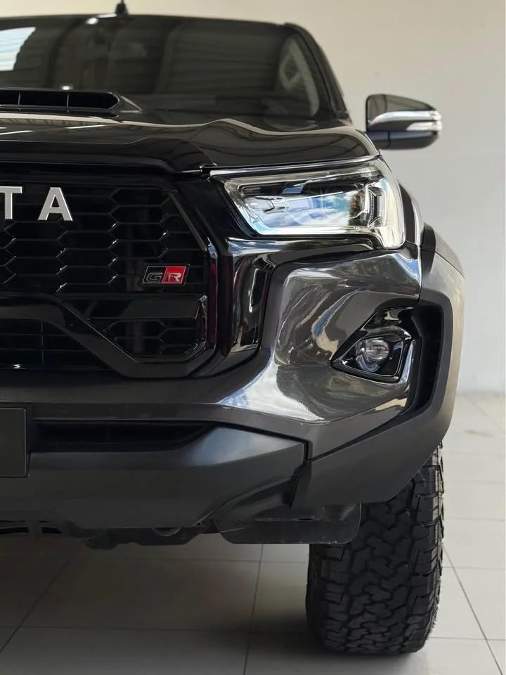 Toyota Hilux - Image 4