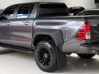 Toyota Hilux - Image 5