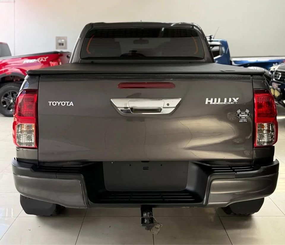 Toyota Hilux - Image 6