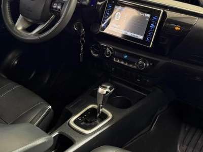 Toyota Hilux - Image 8
