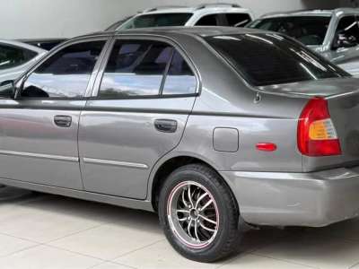 Hyundai Accent - Image 4
