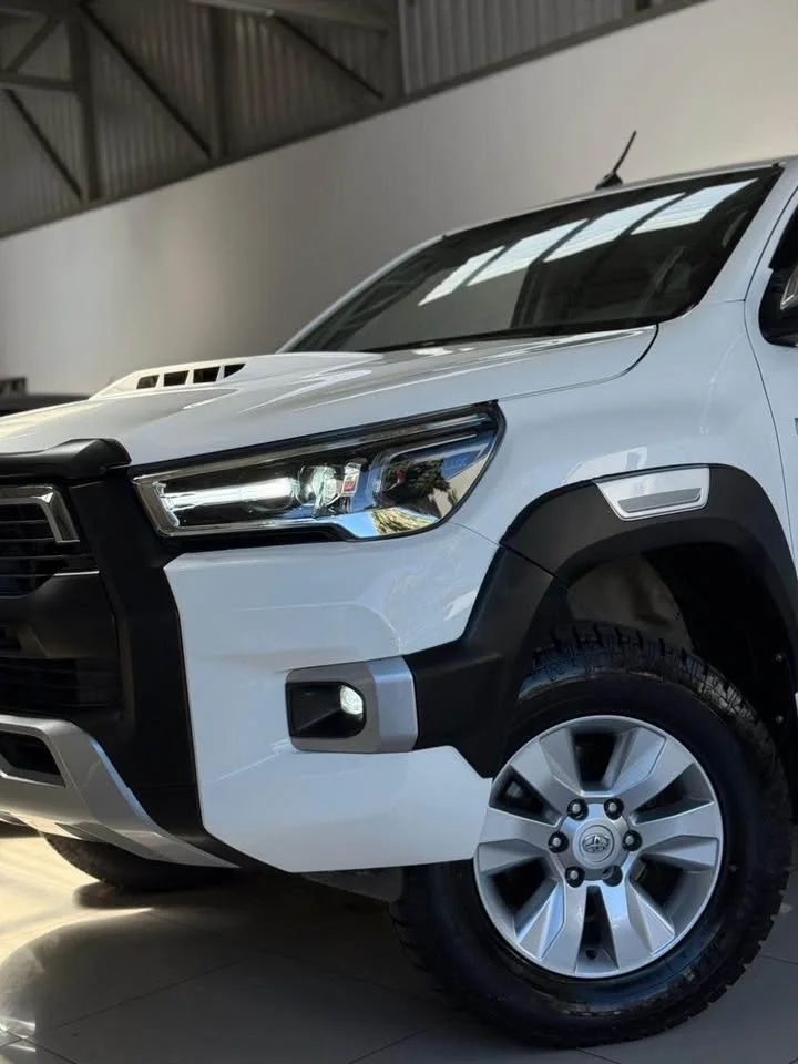 Toyota Hilux - Image 3