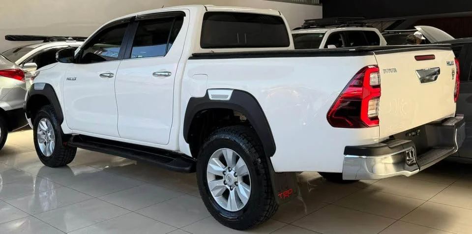Toyota Hilux - Image 4
