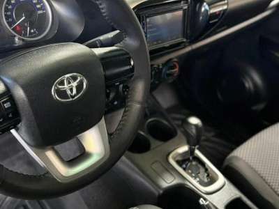 Toyota Hilux - Image 6