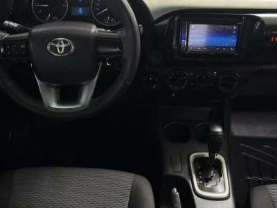 Toyota Hilux - Image 7