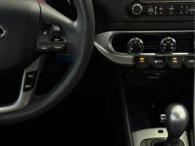 Kia Rio EX - Image 8