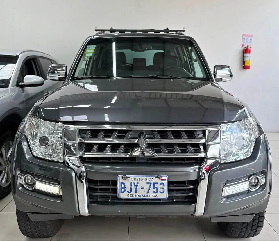 Mitsubishi Montero GLS - Image 1